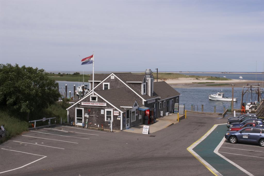Old Harbor Inn Chatham Exterior foto